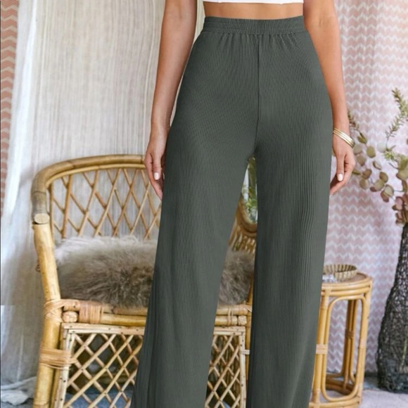 Wide leg pants - Picture 2 of 3